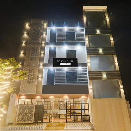 Super Townhouse Shaheed Path Near Ambedkar University Formerly Kings Paradise Bijnaur Bagian luar foto